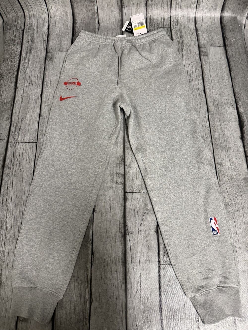 NWT Men’s Nike Chicago Bulls Jogger Pants Grey Sz Small Taper Standard Fit